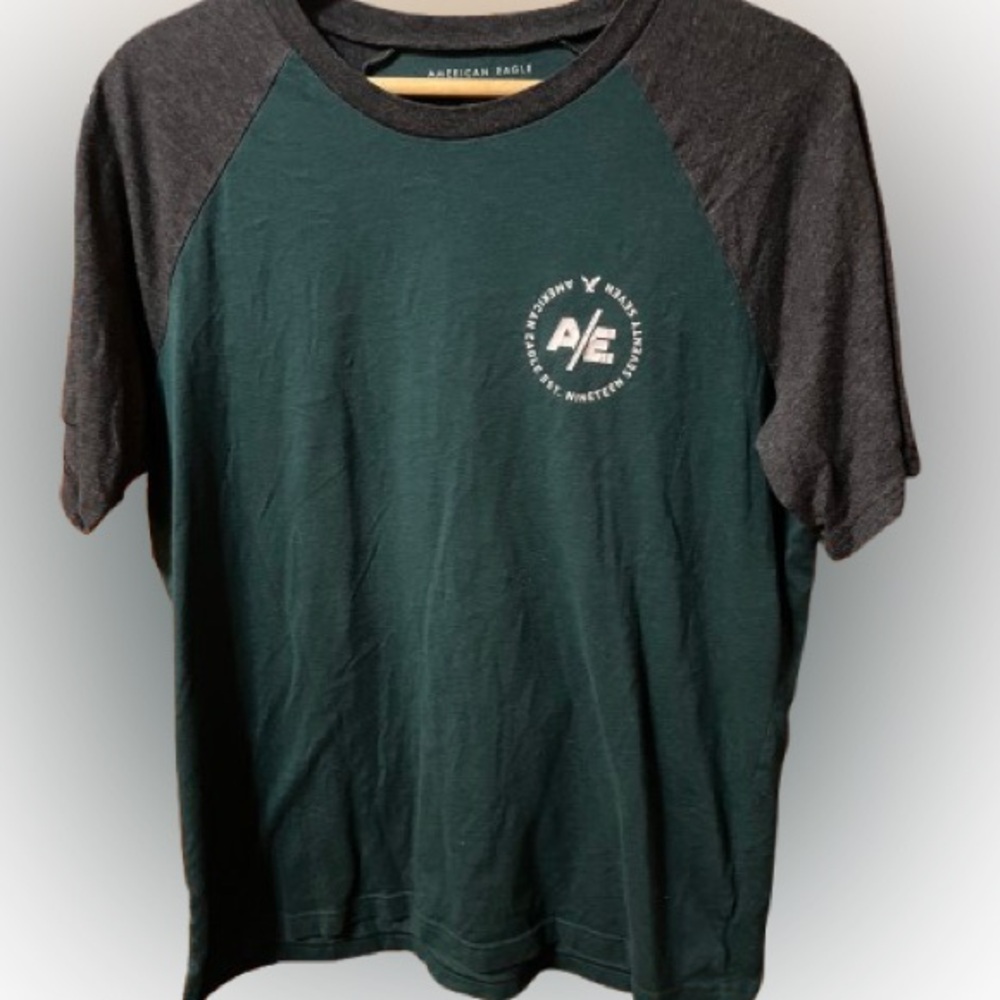 American Eagle Outfitters Dark Green and Charcoal Standard Fit Tee Size Large